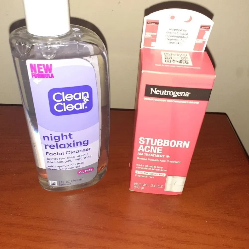 Neutrogena Stubborn Acne AM Treatment & Clean & Clear Facial Cleanser New